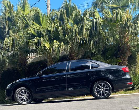VOLKSWAGEN JETTA 2.0 COMFORTLINE FLEX 4P TIPTRONIC